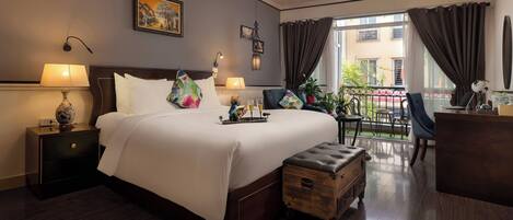 Suite, balcón, vista a la ciudad | 1 habitación, sábanas de algodón egipcio y ropa de cama de alta calidad