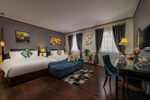 1 bedroom, Egyptian cotton sheets, premium bedding, down duvets