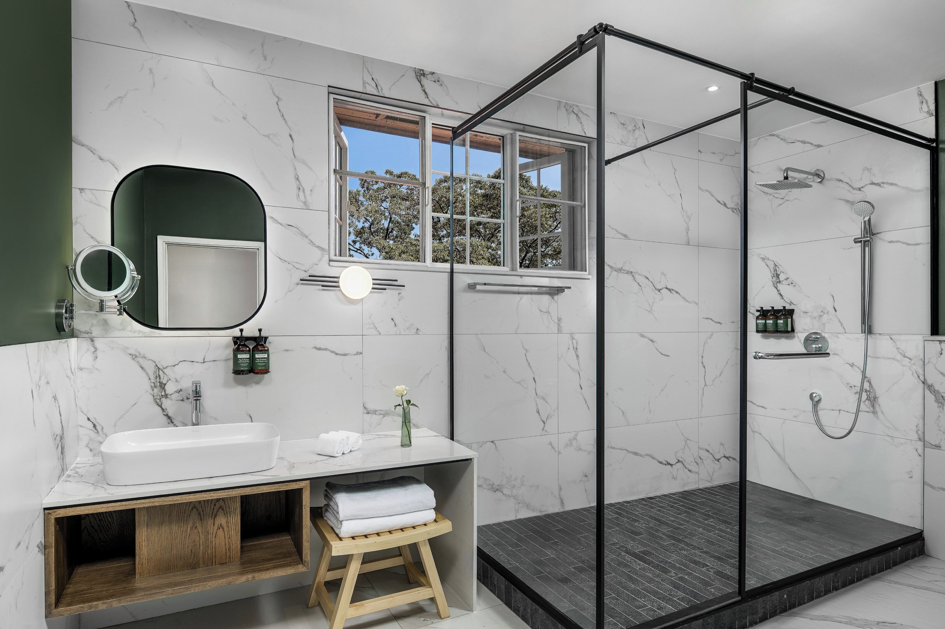 Fairview Suite | ห้องน้ำ | ฝักบัว, เรนชาวเวอร์, ของใช้ในห้องน้ำฟรี, ไดร์เป่าผม (มีให้บริการตามคำขอ)