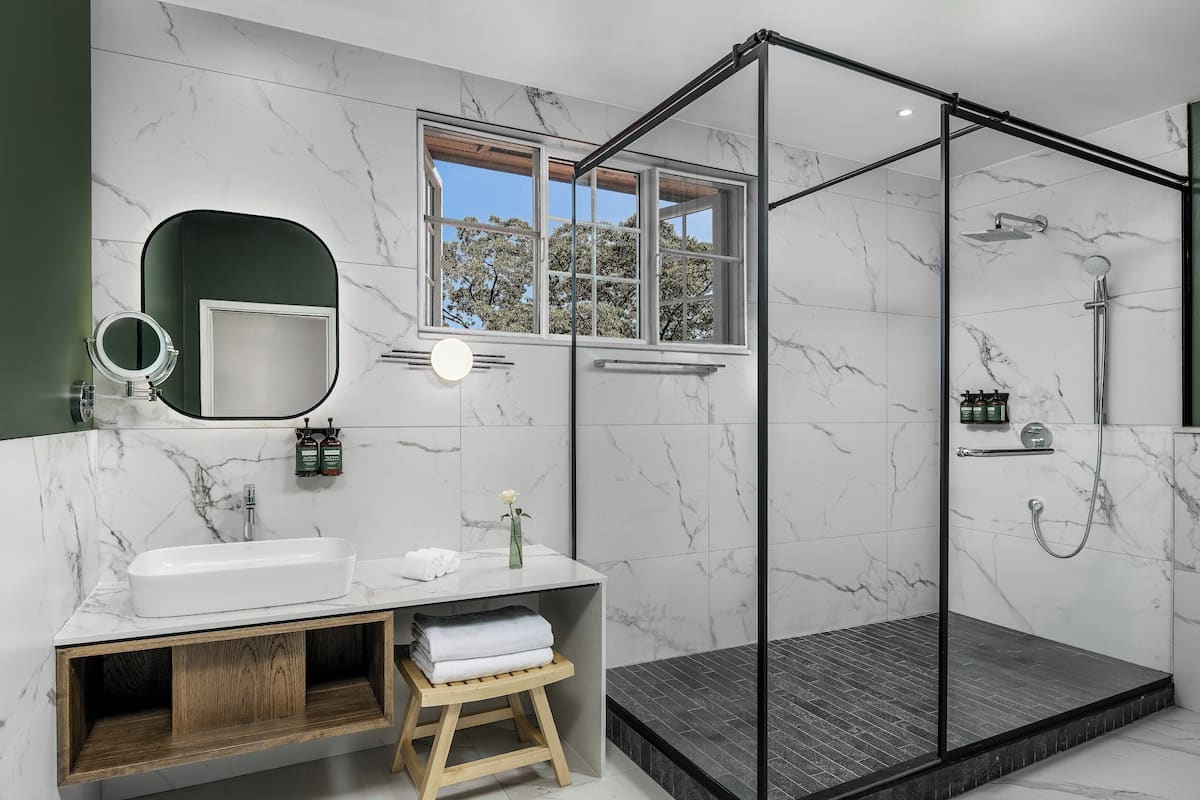 Fairview Suite | Bathroom