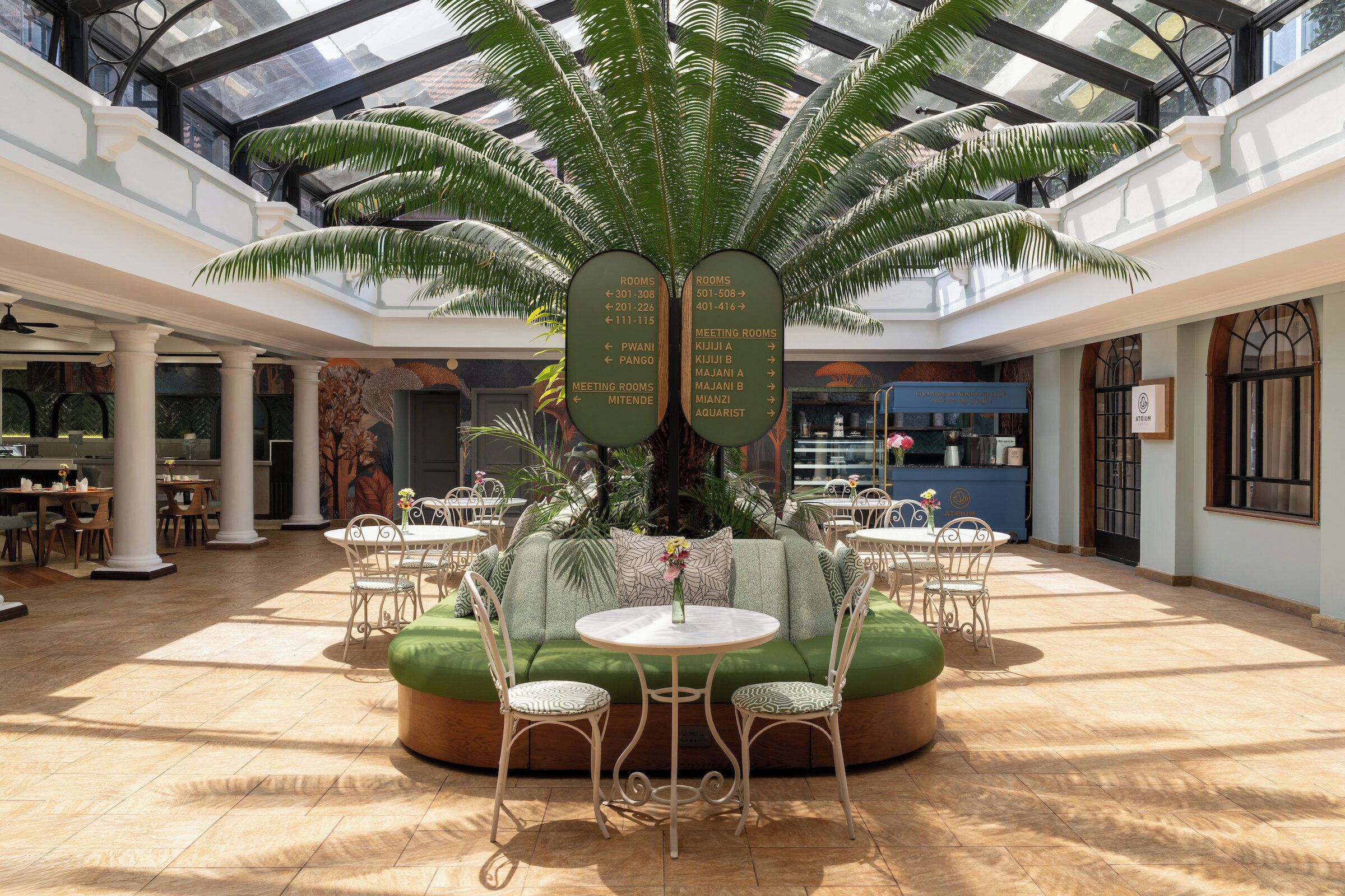 4 من المطاعم، حيث تُقدم وجبات الإفطار، الغداء، العشاء، الأطباق العالمية