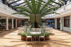 4 restaurants, breakfast, lunch, dinner served; international cuisine