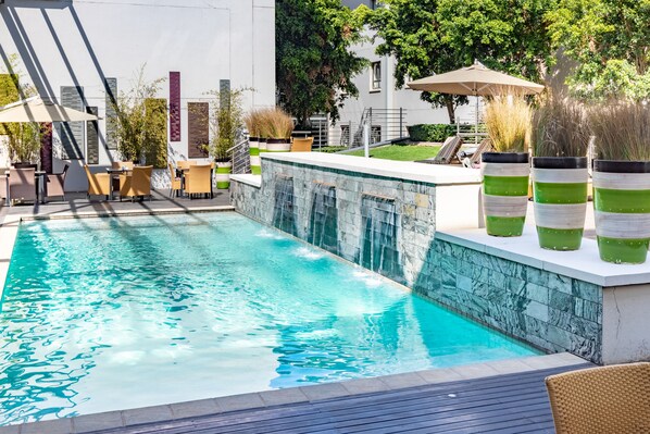 Outdoor pool, pool loungers