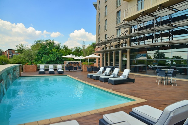 Outdoor pool, sun loungers
