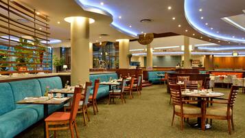 Se ofrece un desayuno inglés todos los días (165 ZAR por persona)