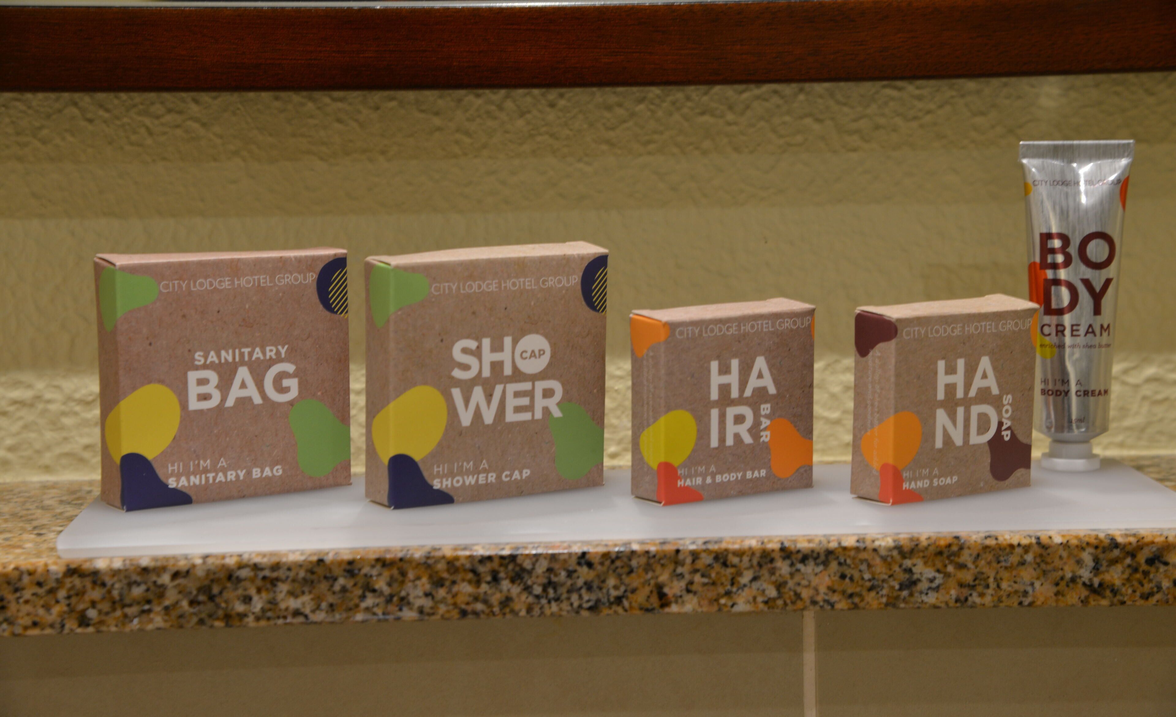 separate bathtub and shower, hair dryer, towels