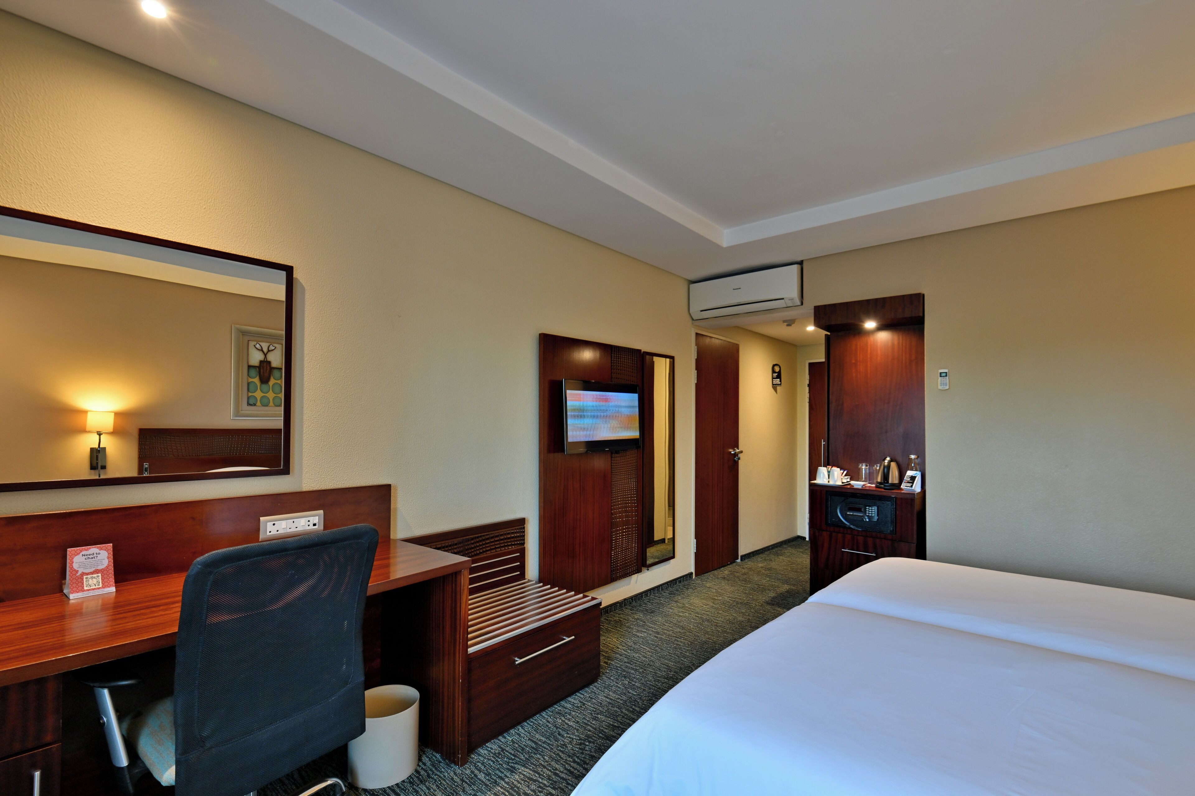 1 bedroom, in-room safe, desk, laptop workspace