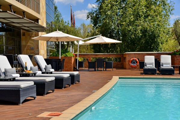 Outdoor pool, pool loungers