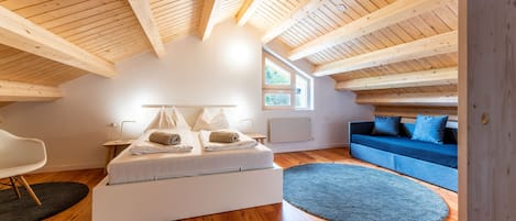 Penthouse dành cho gia đình, 2 phòng ngủ, quang cảnh núi, cạnh núi | Phòng cách âm, truy cập Internet không dây miễn phí, bộ trải giường