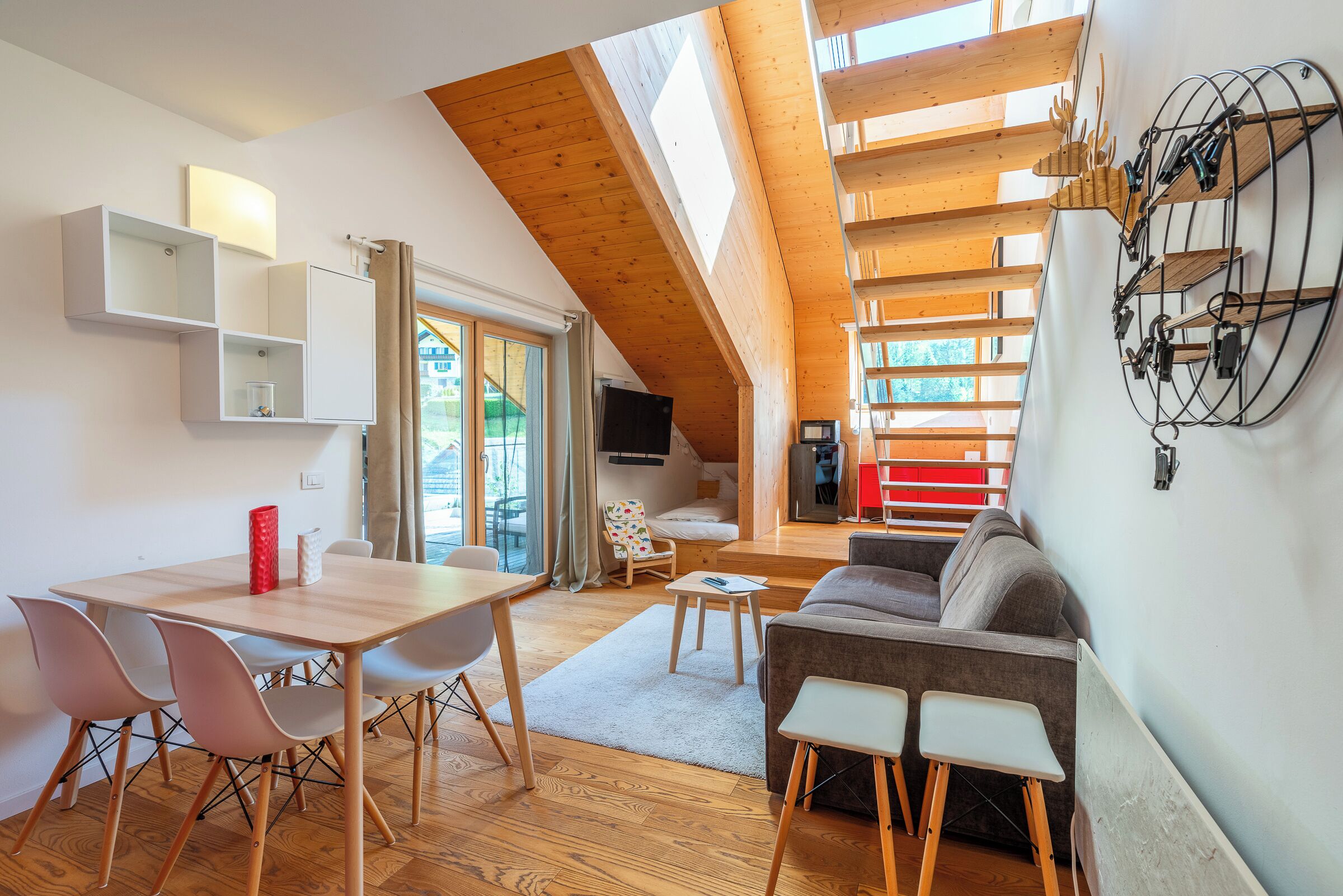 Penthouse Panorama, 1 kamar tidur, pemandangan gunung | Ruang keluarga | TV layar datar