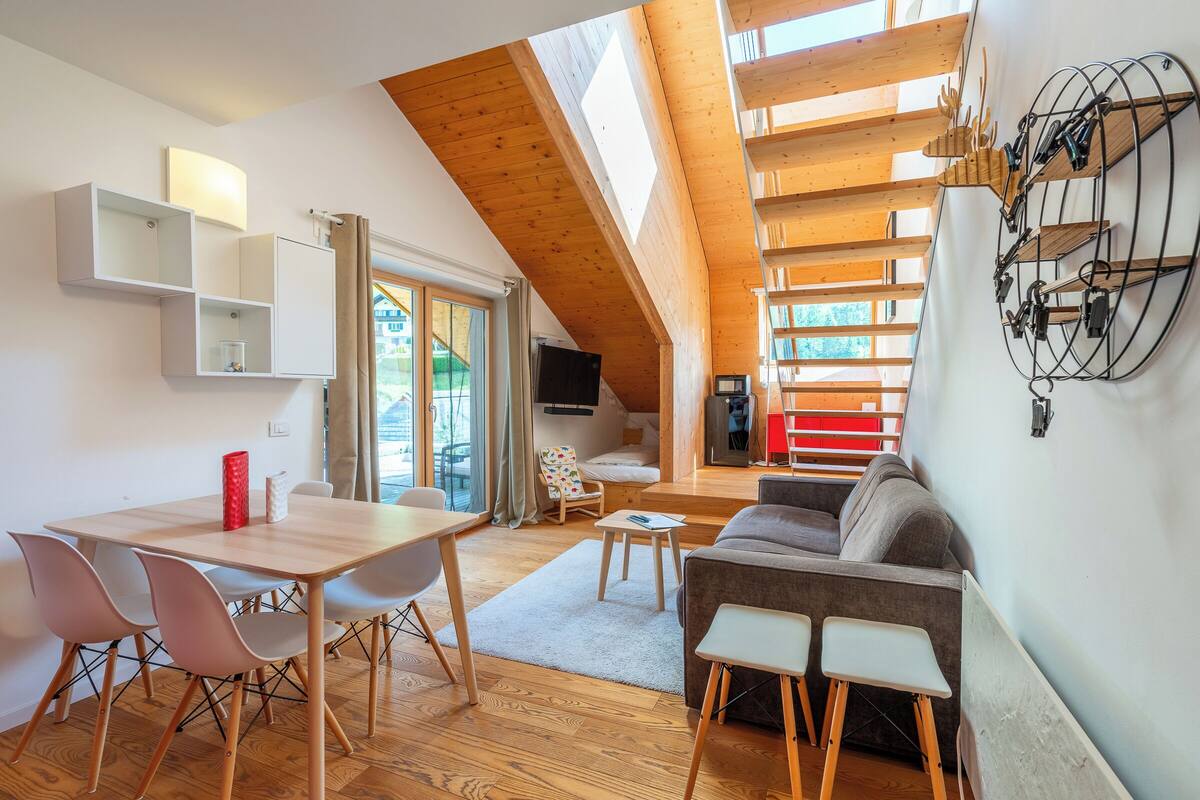 Panoramic Penthouse, 1 Bedroom, Mountain View | Living room | Flat-screen TV