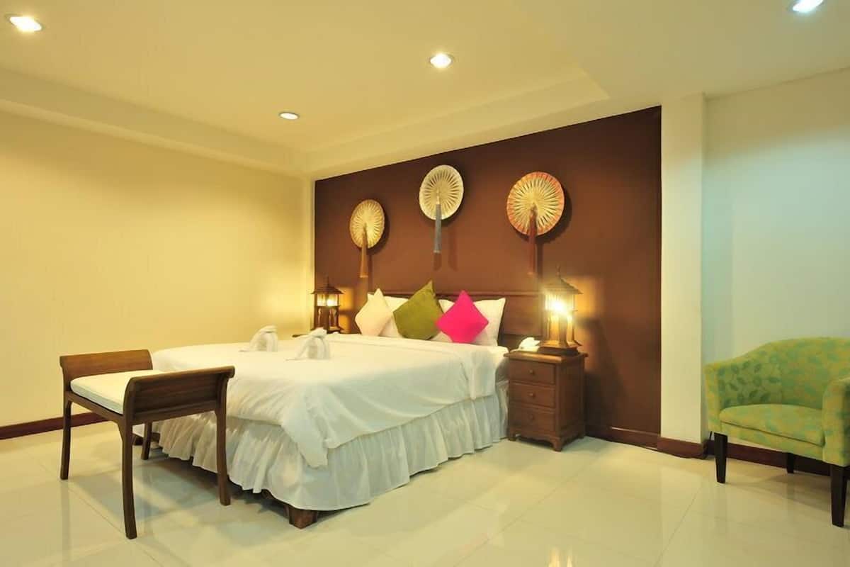 Deluxe Room, No Windows | In-room safe, desk, free WiFi