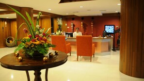 Reception - Lullaby Inn Silom (Bangkok)