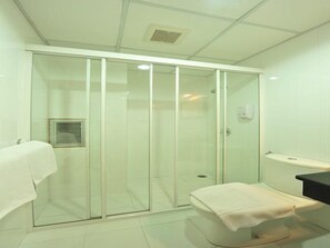 Deluxe Double Room, No Windows | In-room safe, desk, free WiFi - Lullaby Inn Silom (Bangkok)
