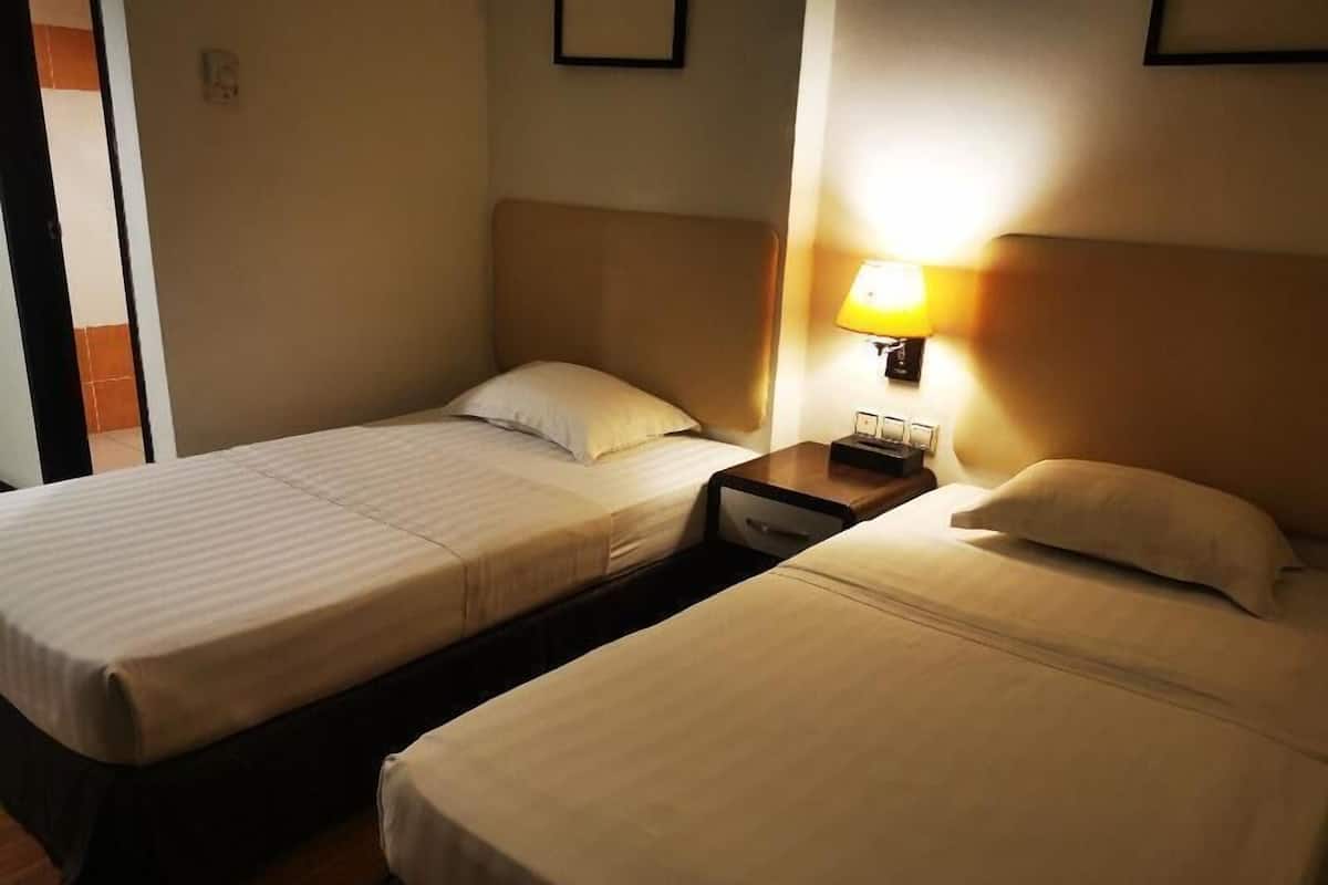 In-room safe, iron/ironing board, free WiFi