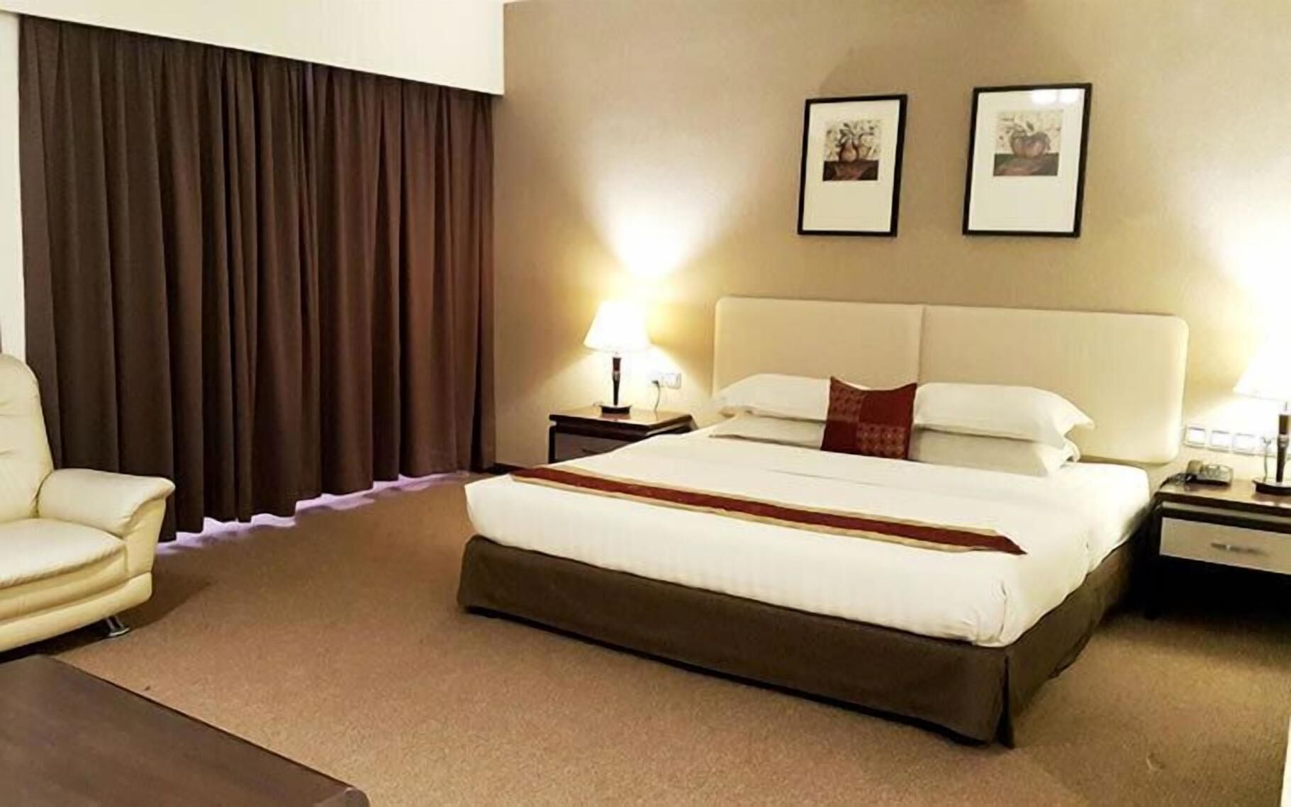 In-room safe, iron/ironing board, free WiFi