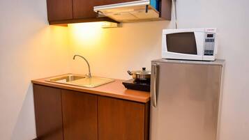 Coffee/tea maker, electric kettle