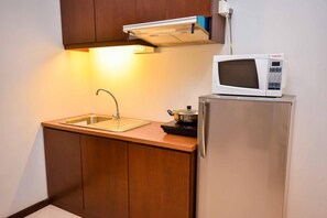 Coffee/tea maker, electric kettle