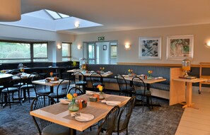 每日供应自助式早餐（每人 ZAR 85.00）