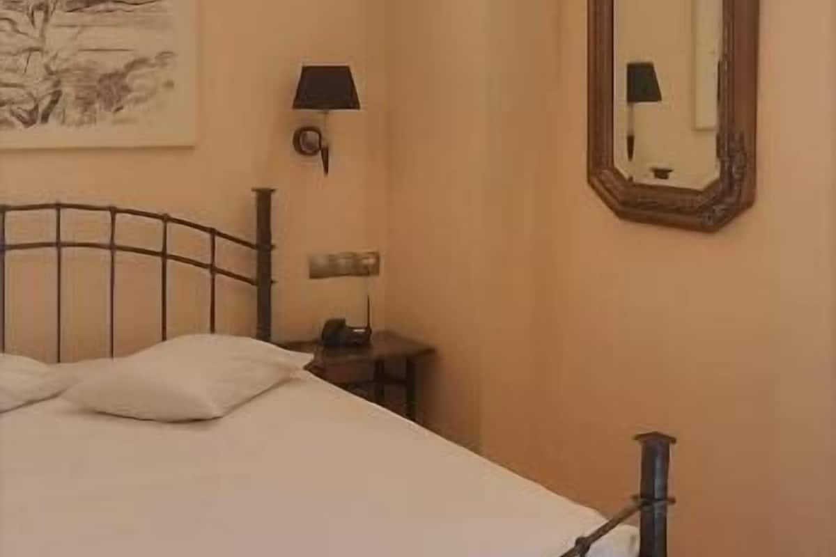 Hypo-allergenic bedding, in-room safe, soundproofing, iron/ironing board