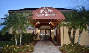 Entrée de l’hébergement