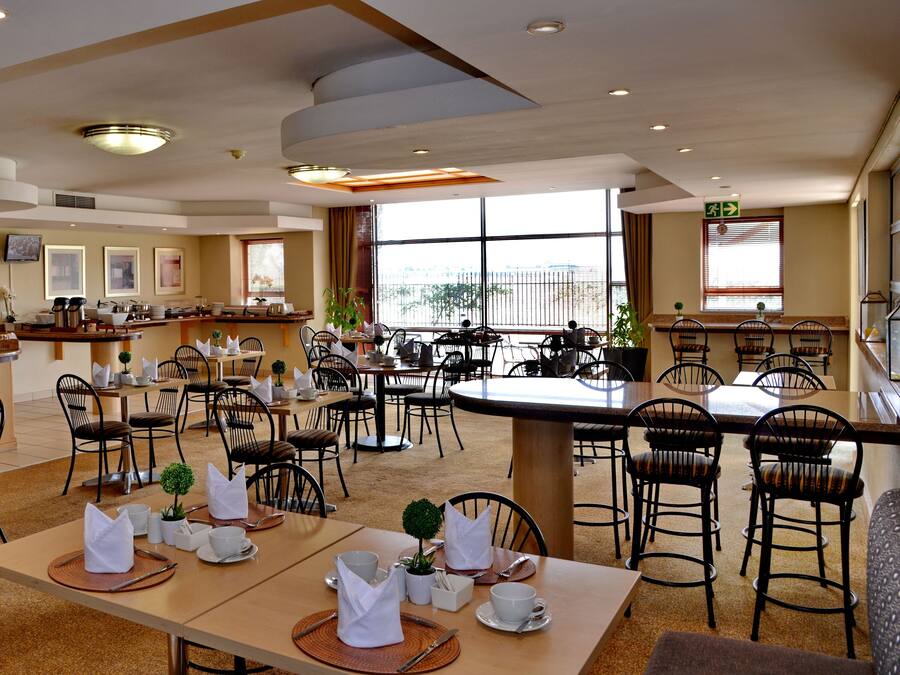 Lunch and dinner served