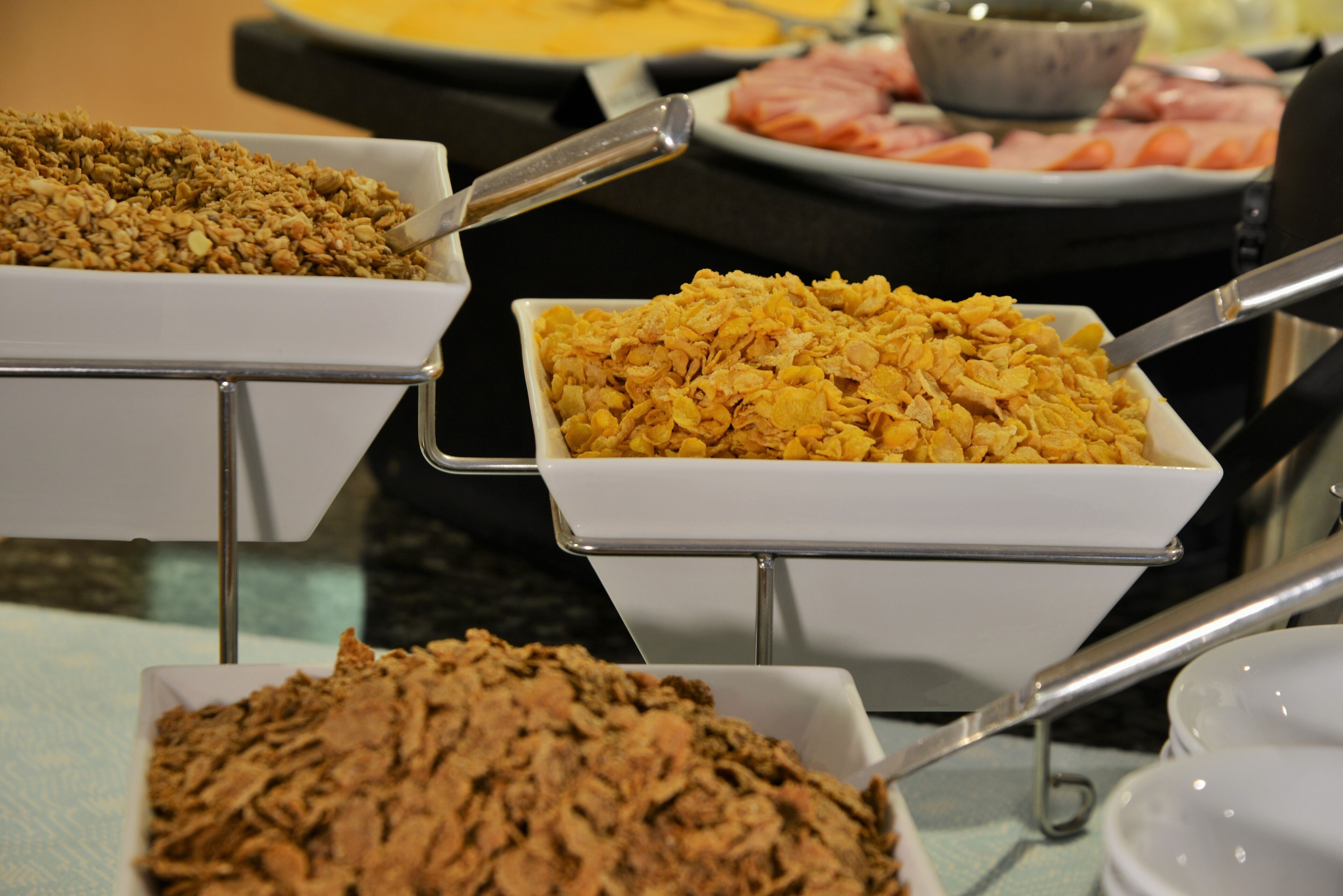daily buffet breakfast (zar 95 per person)
