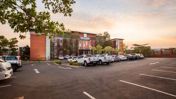 Parkir mandiri gratis