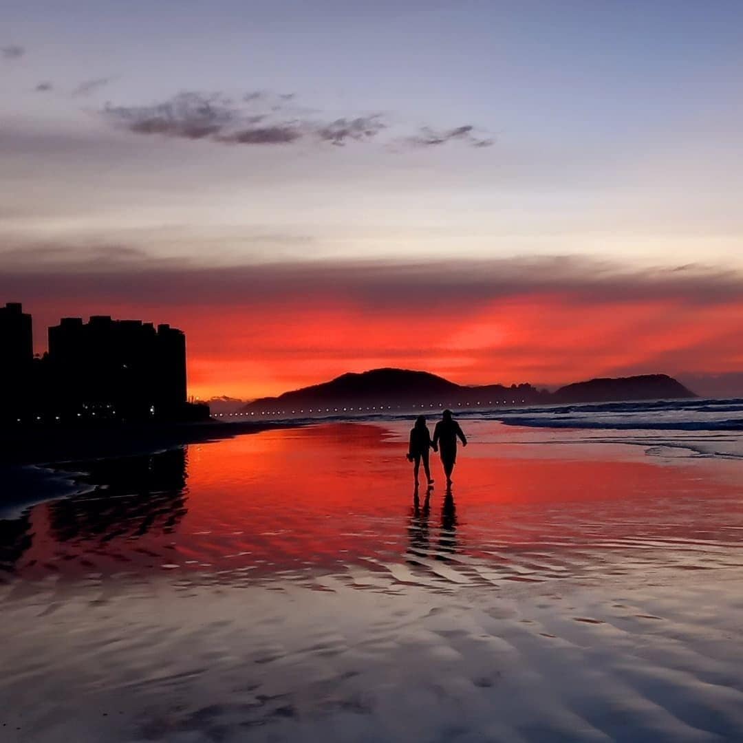 beach nearby, beach towels