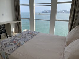 Quarto Duplo Vista Mar com Hidro | View from room