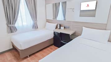 City Twin Room | Premium bedding, in-room safe, desk, laptop workspace