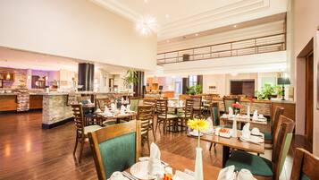 Desayuno buffet todos los días (con cargo)