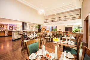 Daily buffet breakfast for a fee