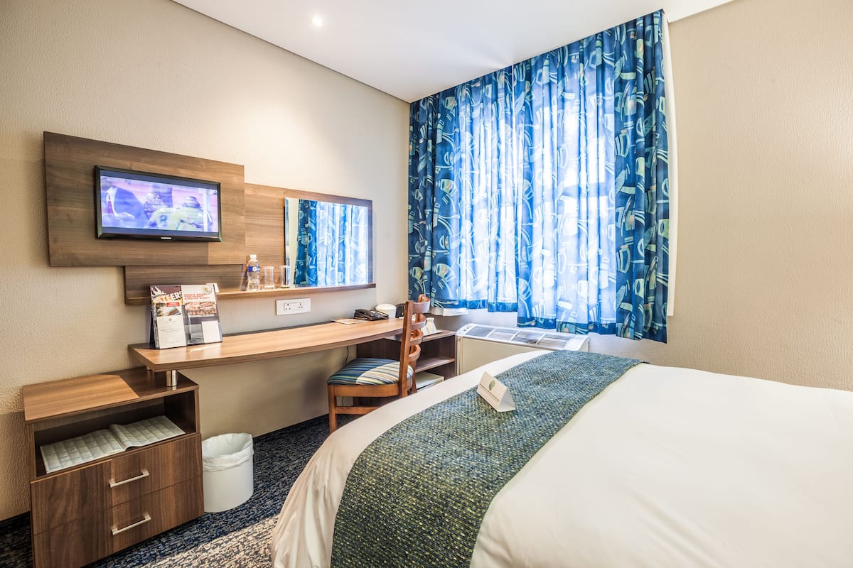 minibar, in-room safe, desk, free wifi