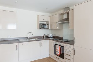Deluxe Apartment, 1 Double Bed (only accessible by stairs from the 4t) | Private kitchen - City Wall House by House of Fisher (Reading)