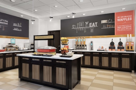 Sudah termasuk sarapan prasmanan setiap hari