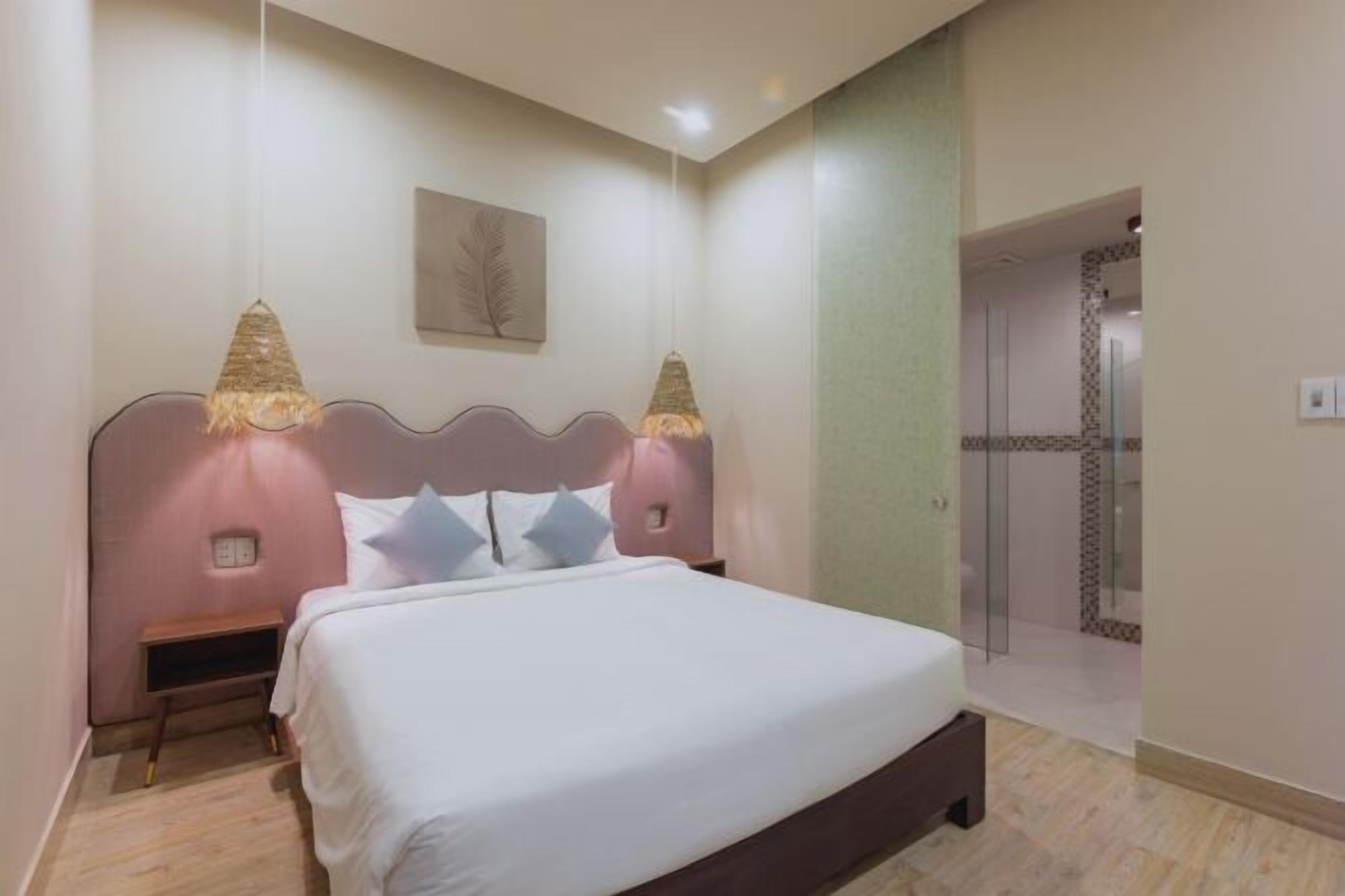 Ropa de cama hipoalergénica y minibar 