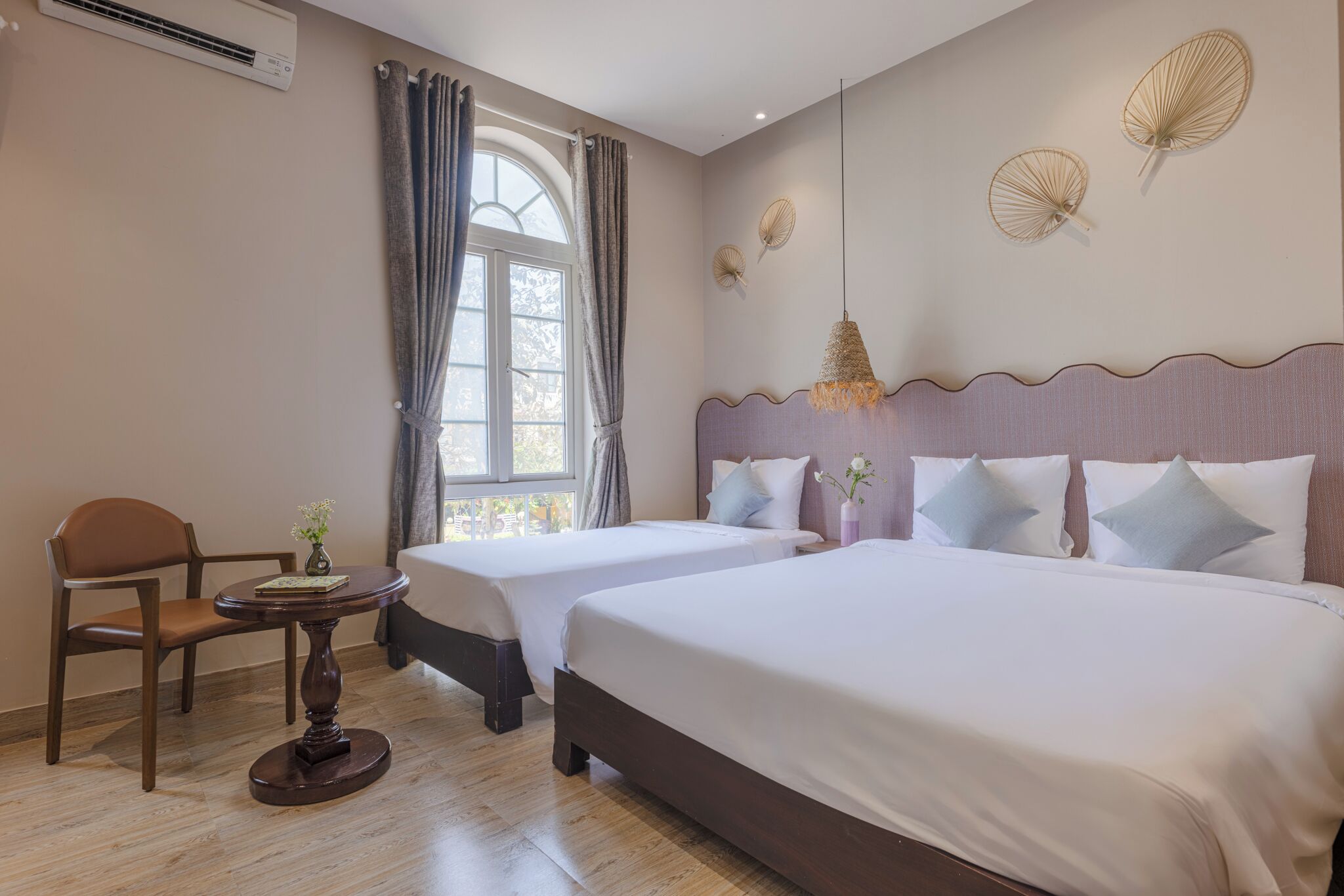 deluxe triple room city view | 1 bedroom, hypo-allergenic bedding, minibar, in-room safe