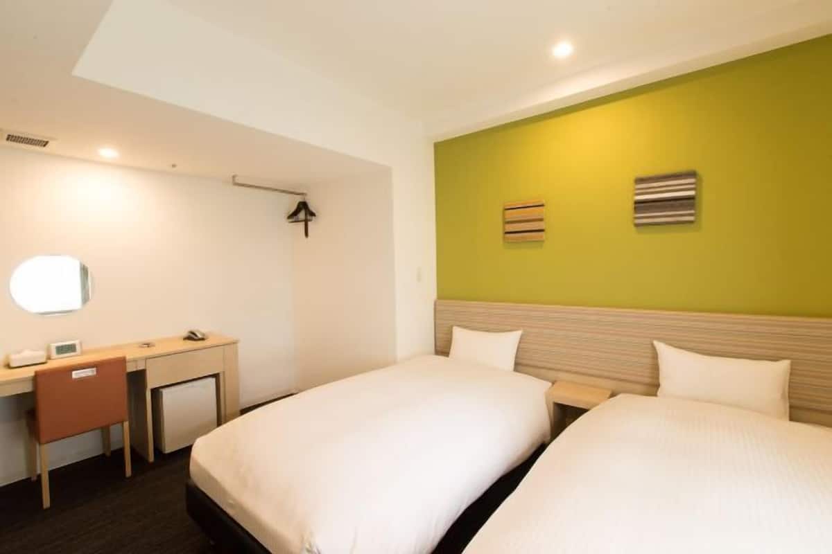 In-room safe, desk, soundproofing, iron/ironing board
