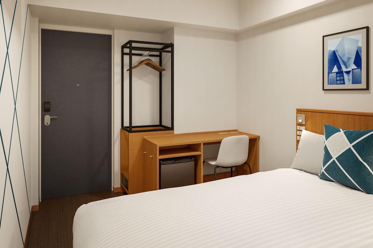 In-room safe, desk, soundproofing, iron/ironing board