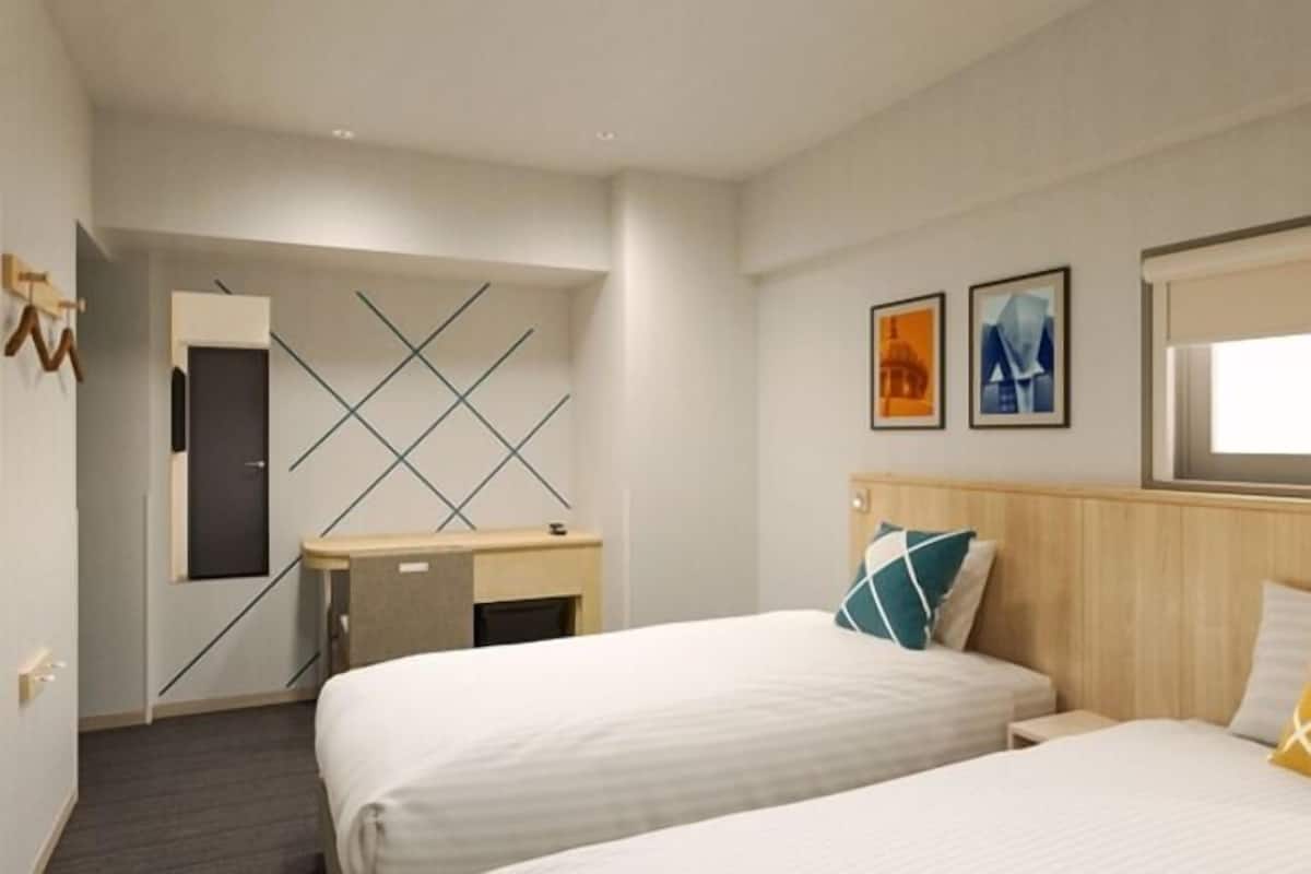 In-room safe, desk, soundproofing, iron/ironing board
