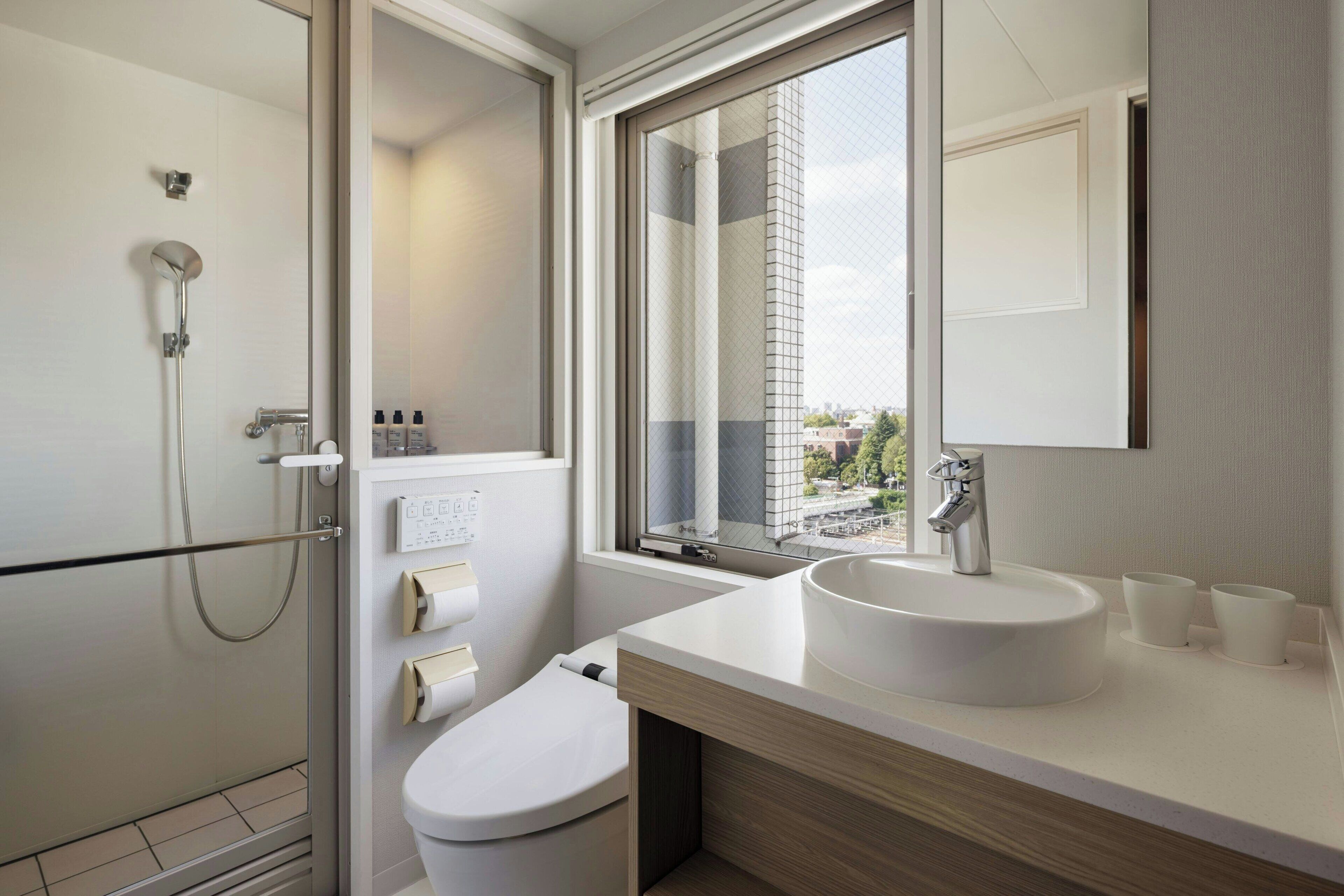 Room, 2 Single Beds | Bathroom