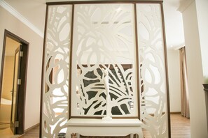 Executive Double Room | View from room - City Bay Palace Hotel (Ha Long)