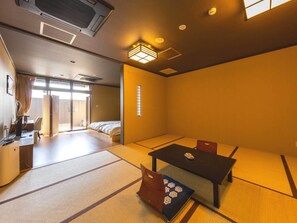 Japanese Style Room 12 tatami + 2 Beds, with Open-air bath (Dinner Menu selected at the restaurant)