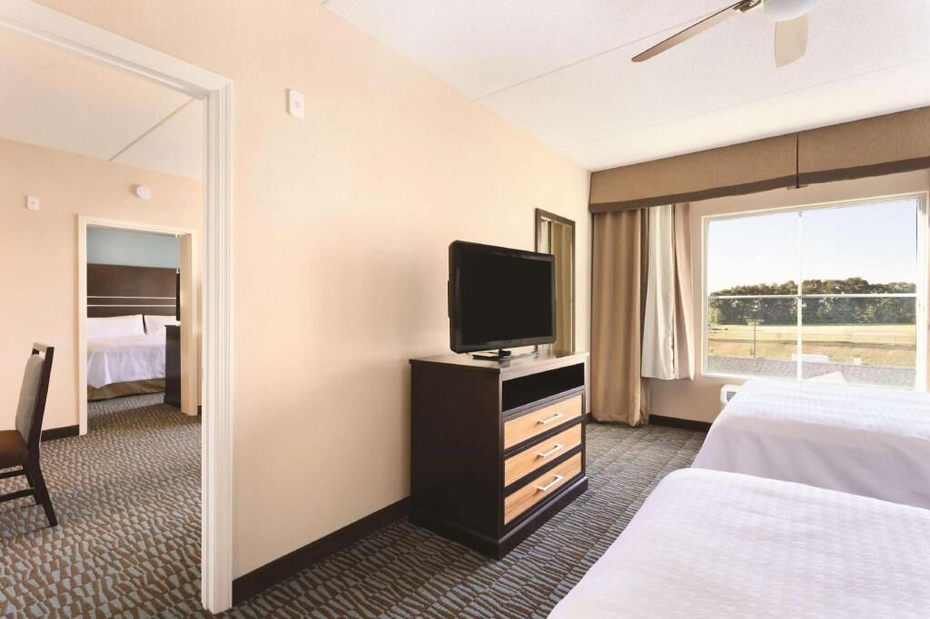 In-room safe, desk, iron/ironing board, free WiFi