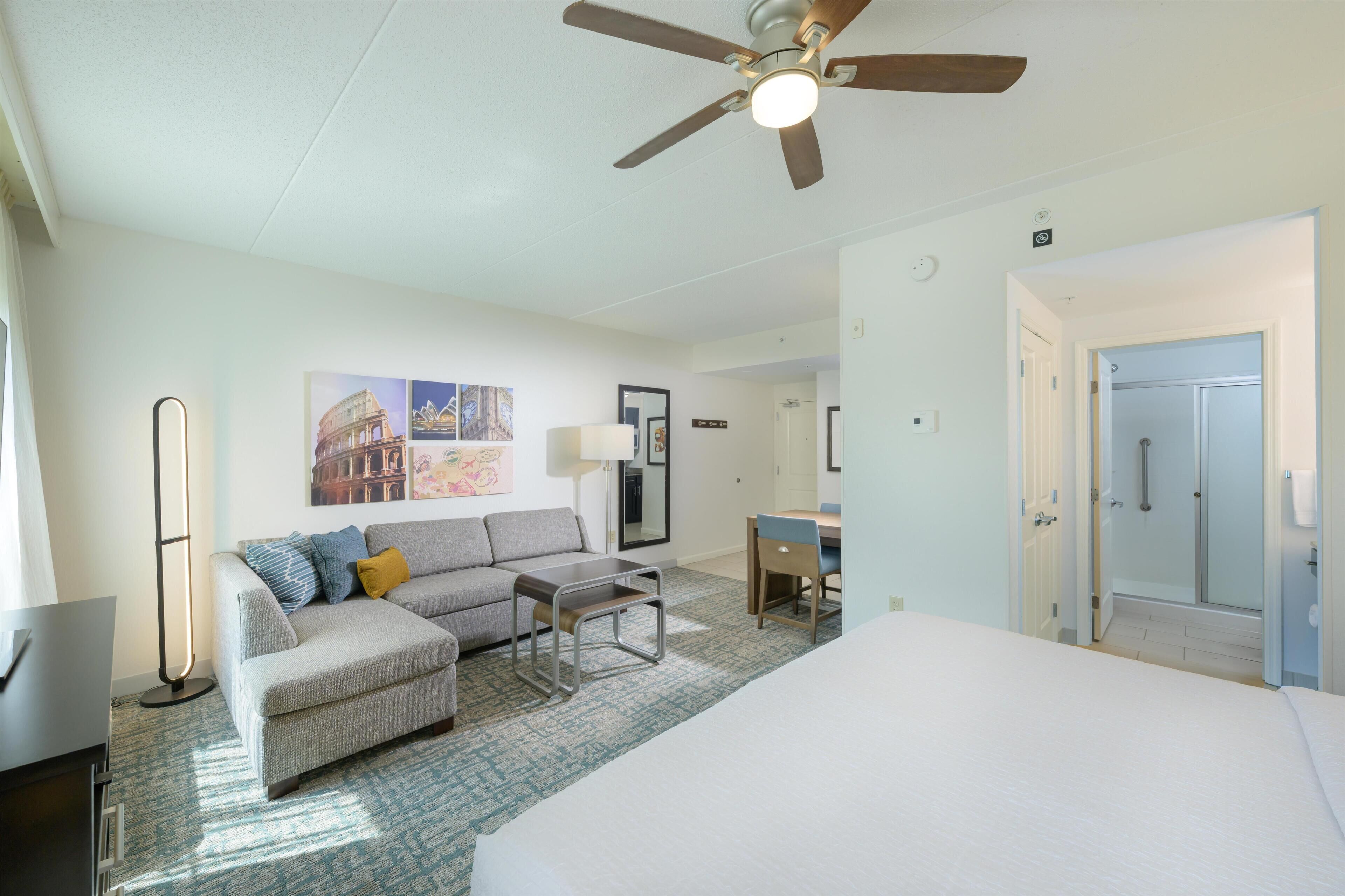 In-room safe, desk, iron/ironing board, free WiFi