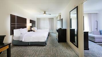 Caja de seguridad en la habitación y escritorio