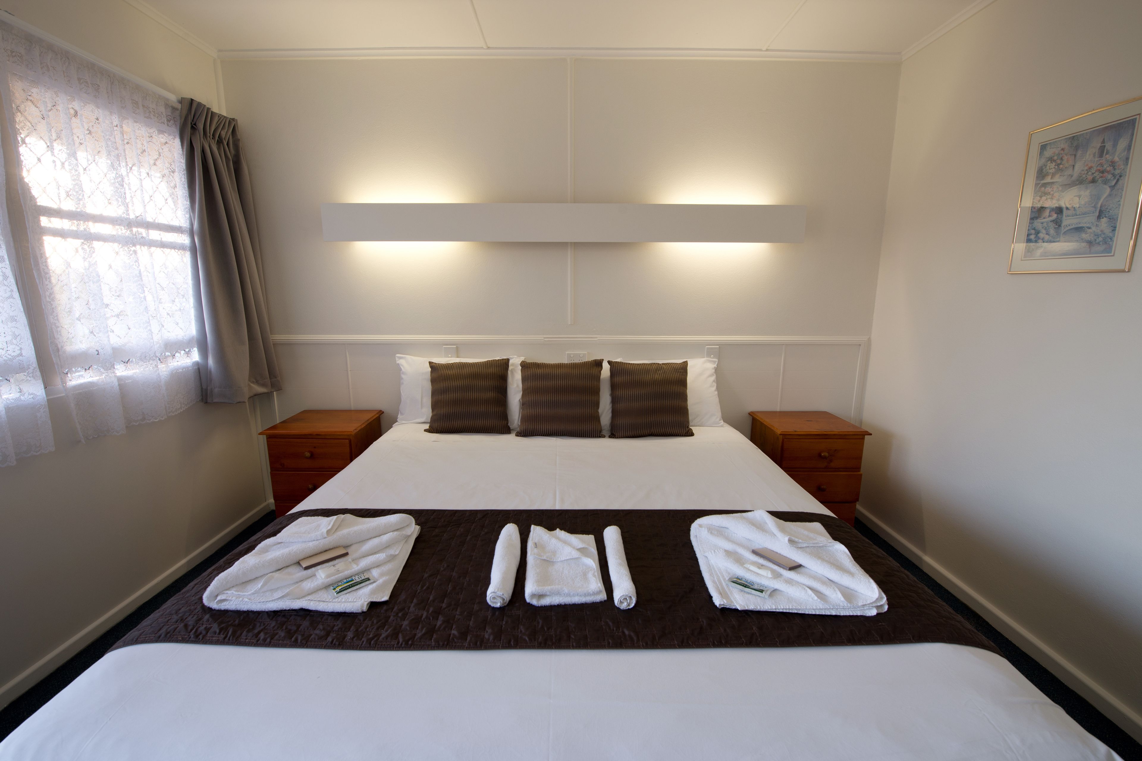 Standard Double Room, 1 King Bed | Desk, blackout curtains, iron/ironing board, free WiFi