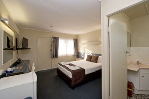 Double Room | Desk, blackout drapes, iron/ironing board, WiFi (free)