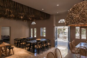 Café da manhã continental todos os dias mediante uma taxa